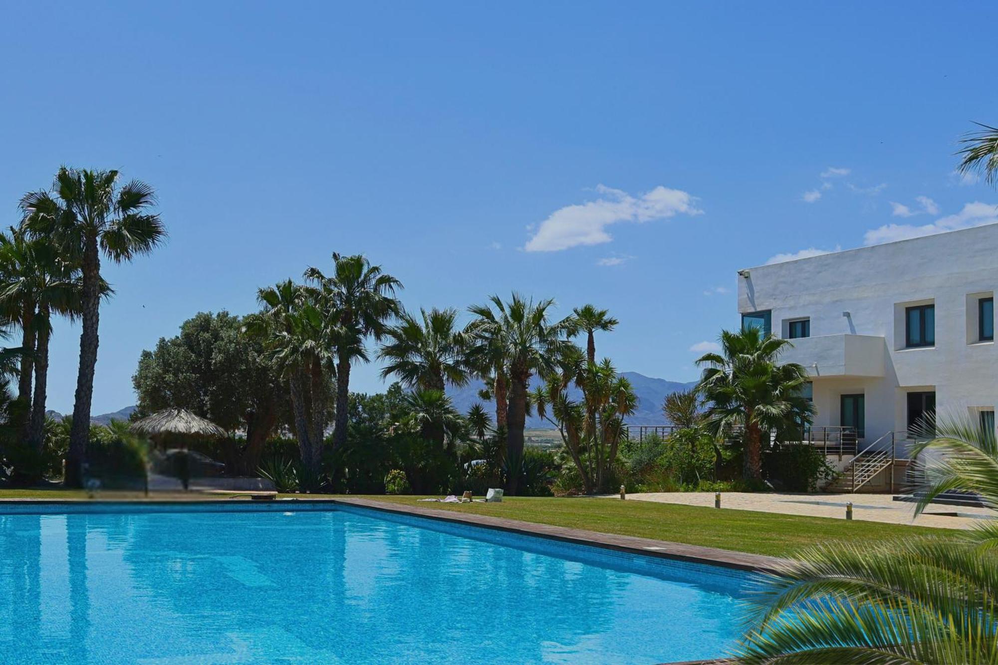 Cortijo Media Legua 5*